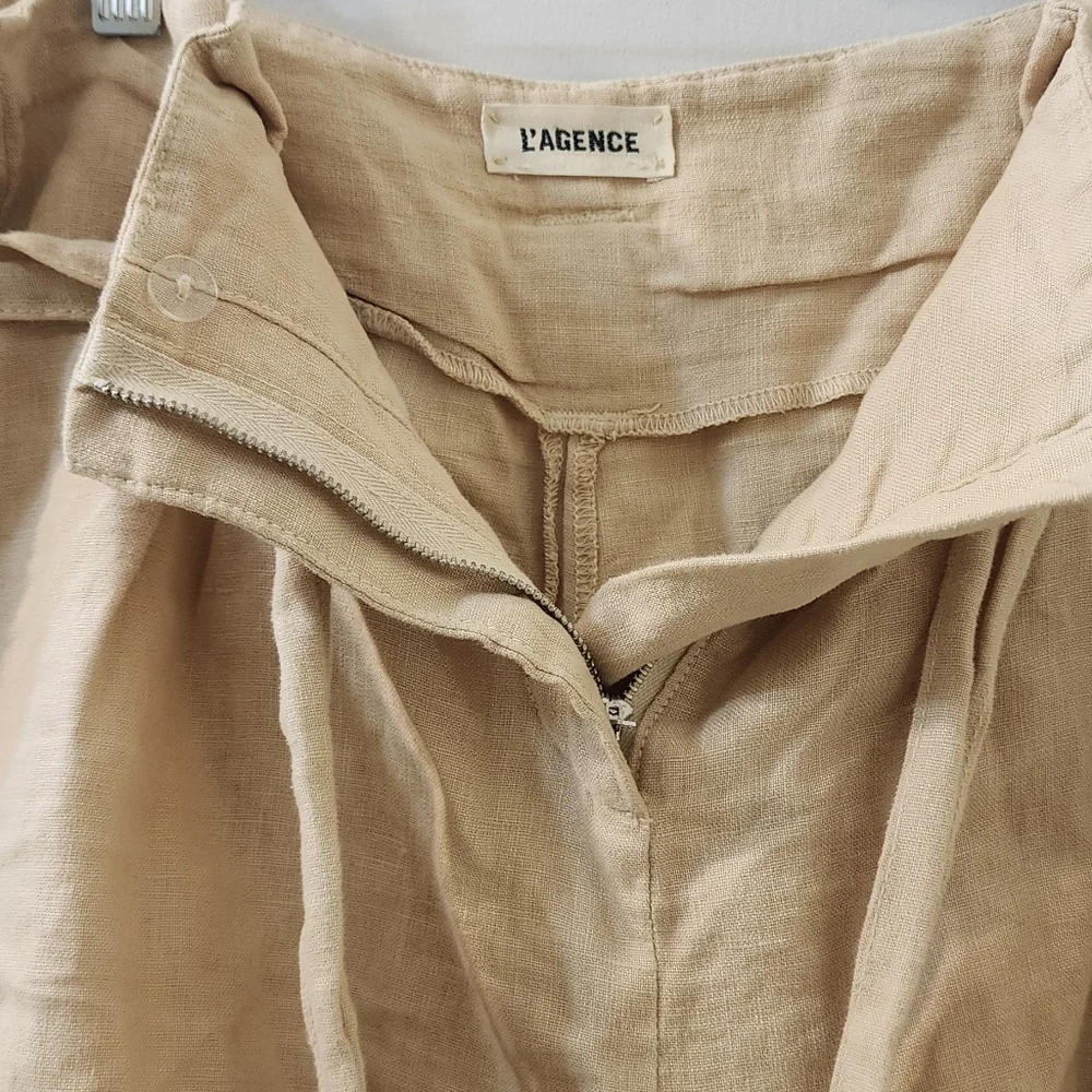 L'Agence Women's Tan Linen Shorts,‎ Size Medium.